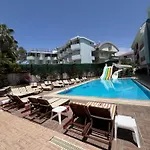 Hotel Legend